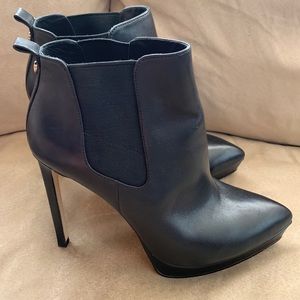 Auth Michael Kors Black Heel Ankle Boots 7 raised pointed toe stiletto boot